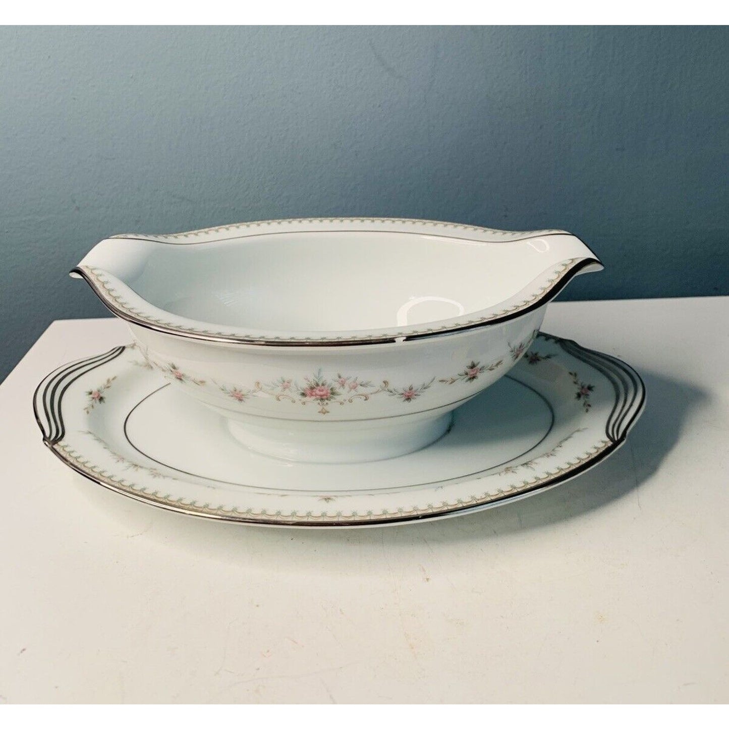 Noritake Fairmont 6102 8 3/4" Gravy Bowl w/ Attached Plate Silver Platinum Trim