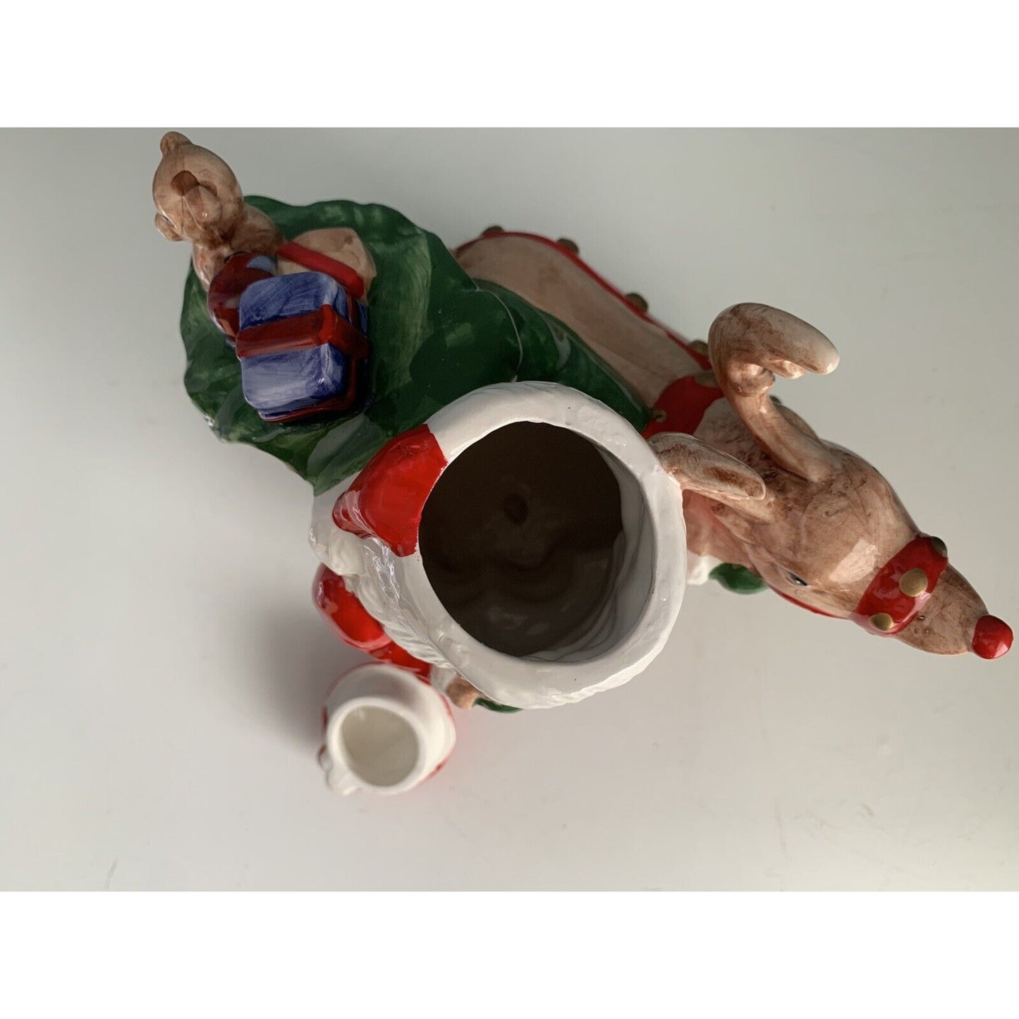 Vintage Teapot Santa Clause Reindeer Christmas Holiday Tea Beverage Dispenser