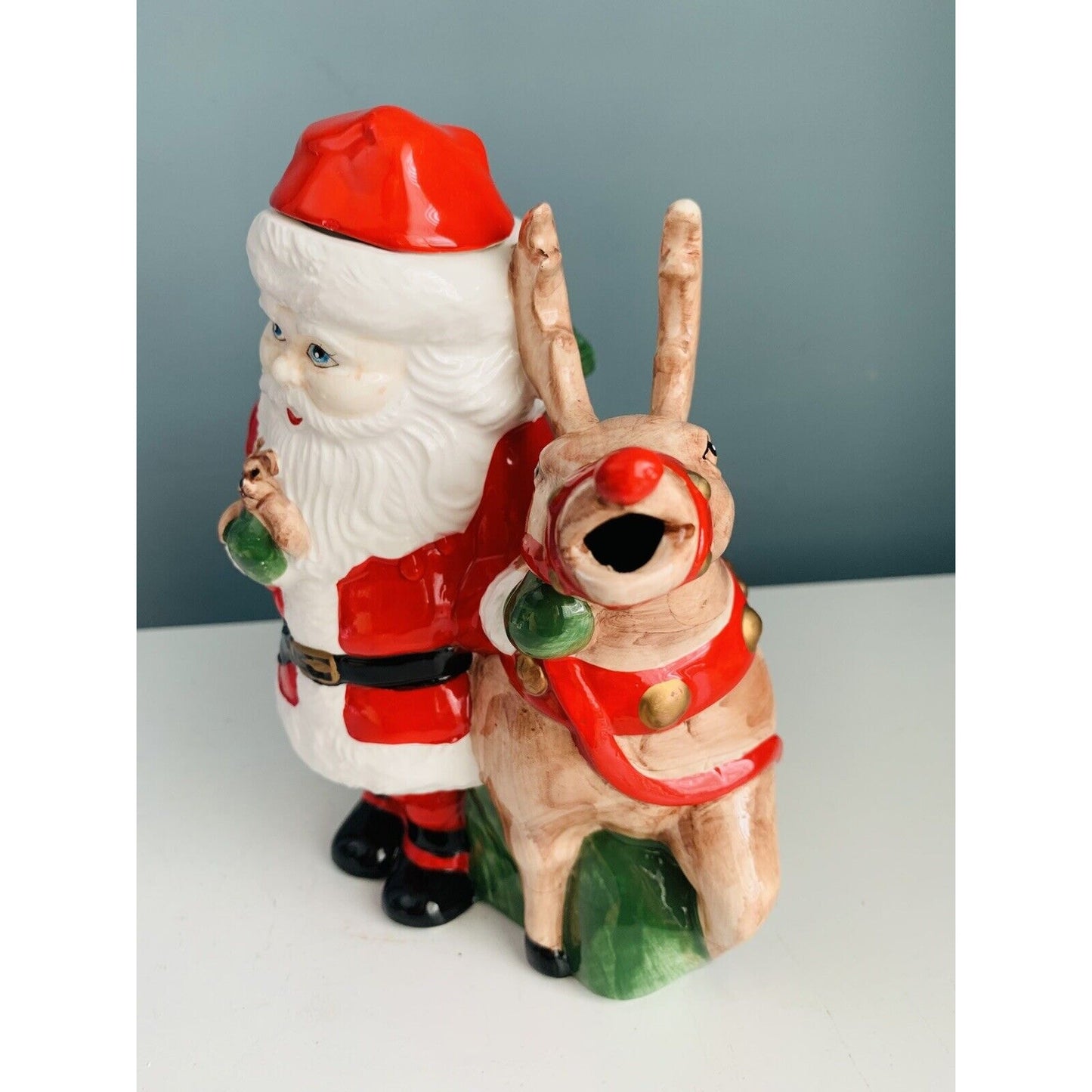 Vintage Teapot Santa Clause Reindeer Christmas Holiday Tea Beverage Dispenser