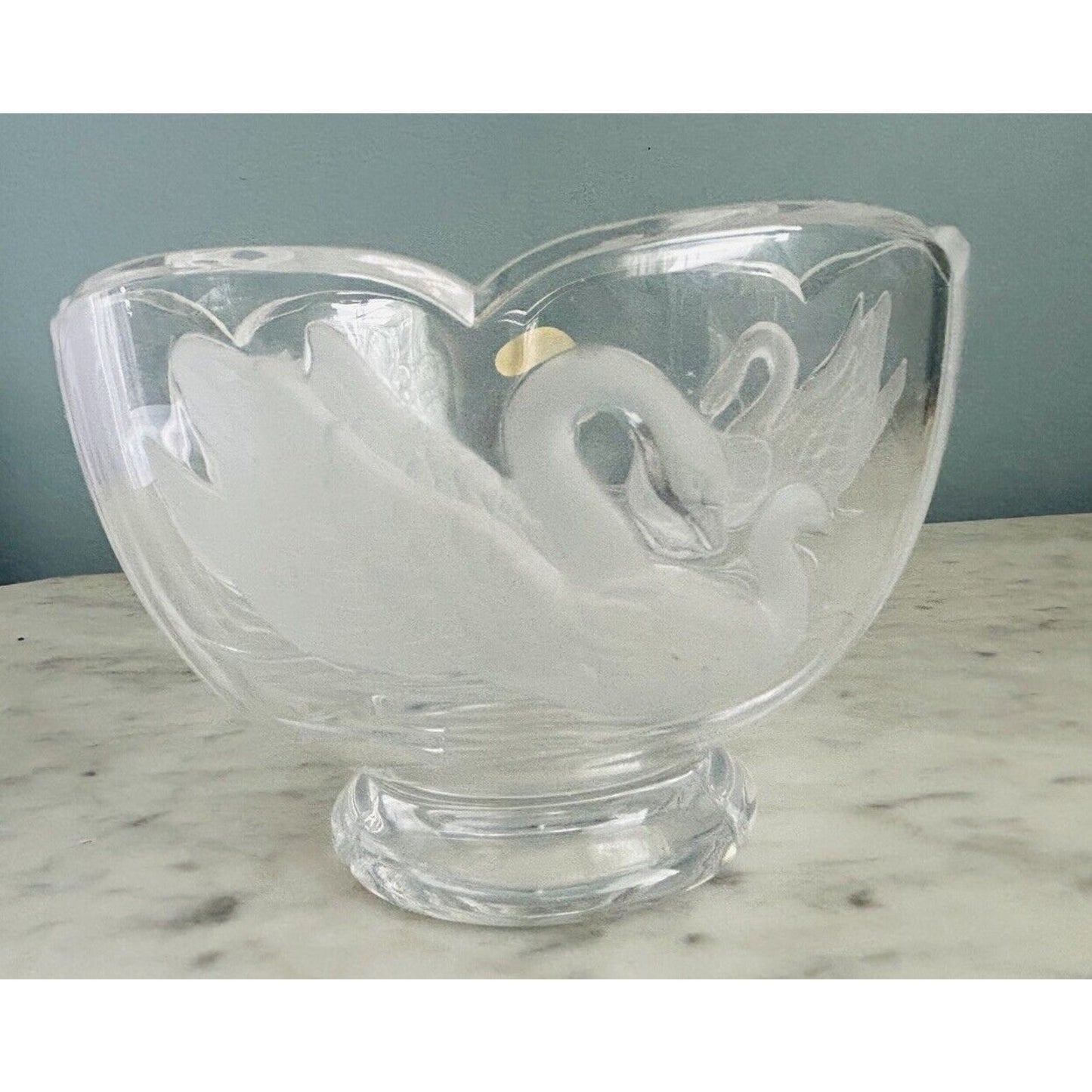 Vintage Teleflora 24% Lead Crystal Embossed Swans Frosted Serving Bowl France