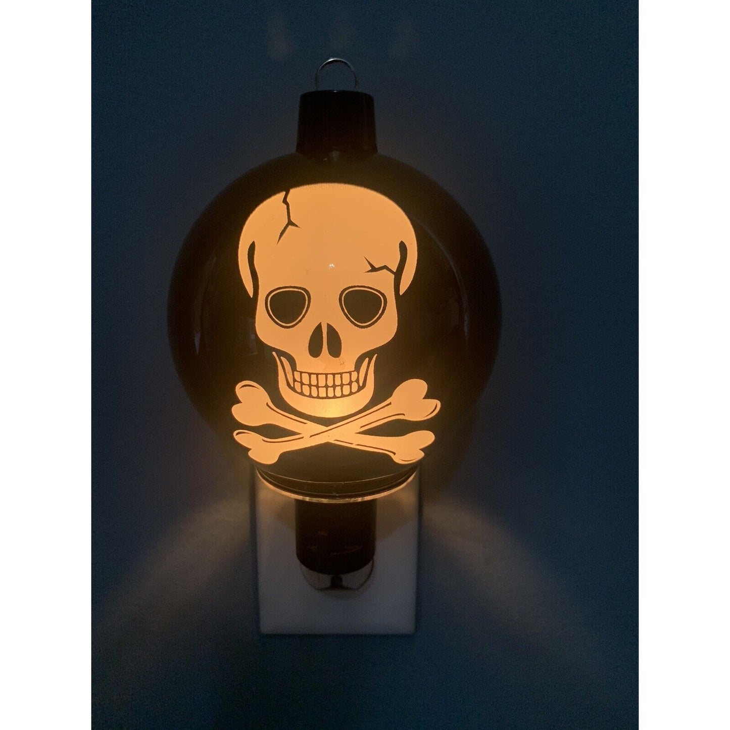 NWT Black Halloween Skull Night Light Wall Lights 8” Tall Midwest-CBK New