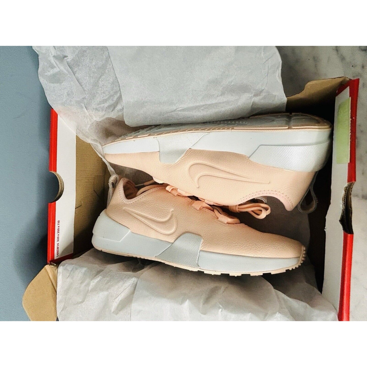 New Nike (8) Women’s Ashin Size 8 Running Shoes Sneakers Peach Crimson Tint NIB