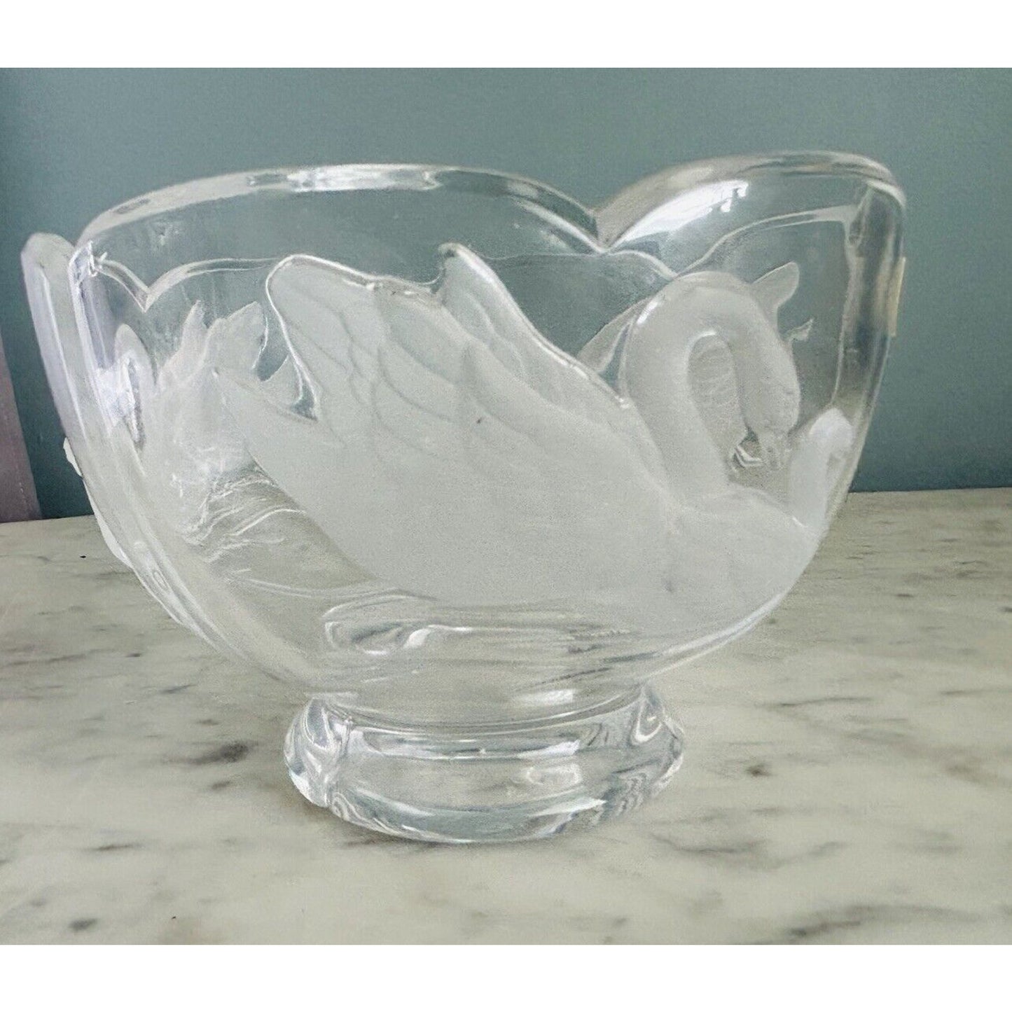 Vintage Teleflora 24% Lead Crystal Embossed Swans Frosted Serving Bowl France