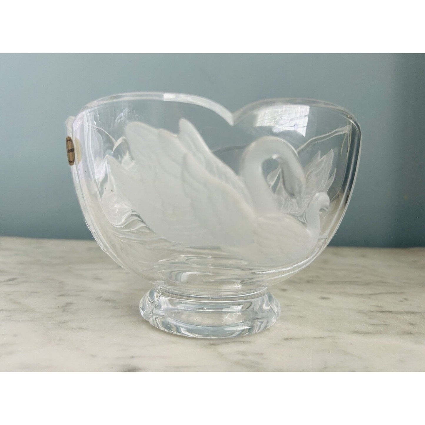 Vintage Teleflora 24% Lead Crystal Embossed Swans Frosted Serving Bowl France