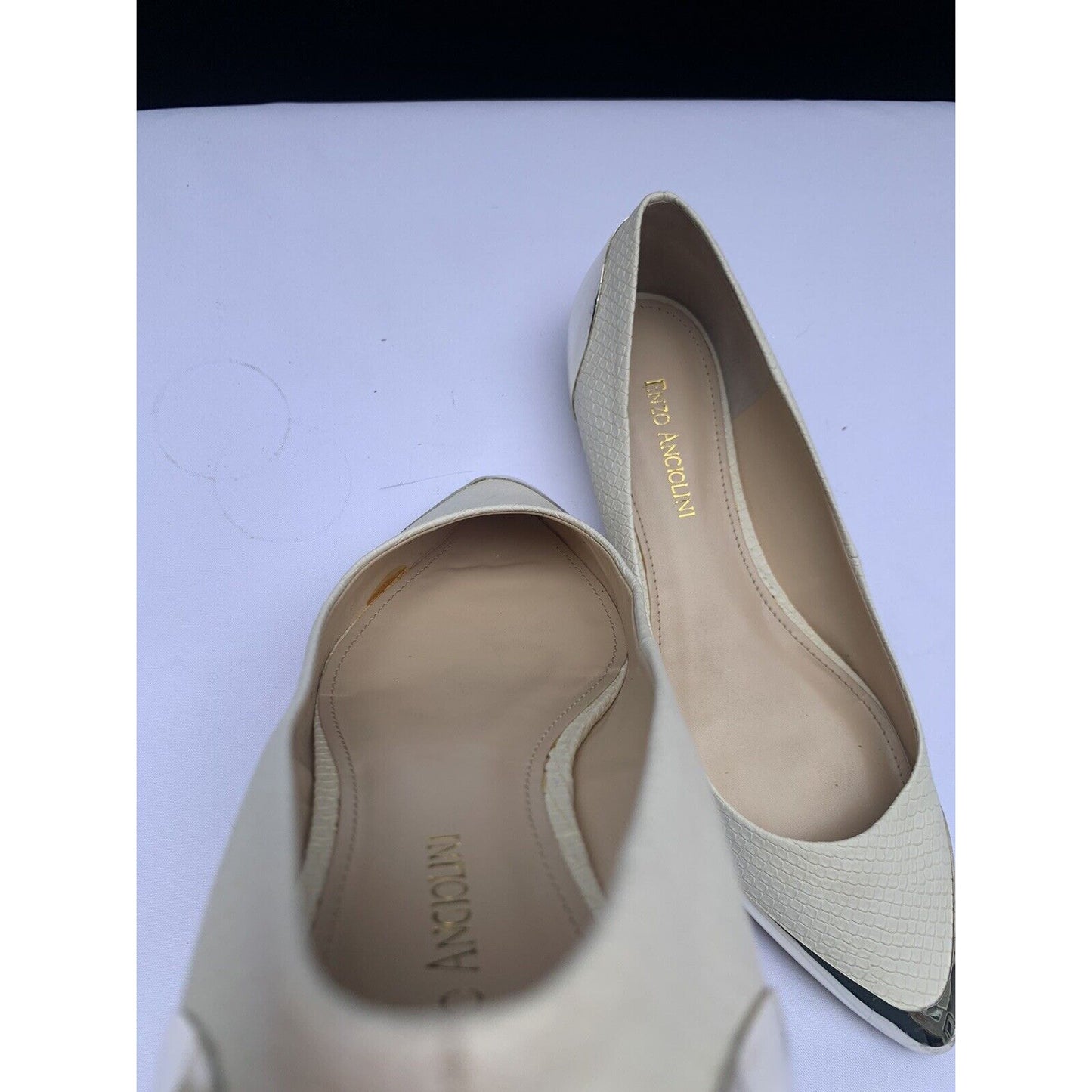 Enzo Angiolini Women’s Size 9 Shoes Slip On Pointed Toe Ivory And Metallic Gold