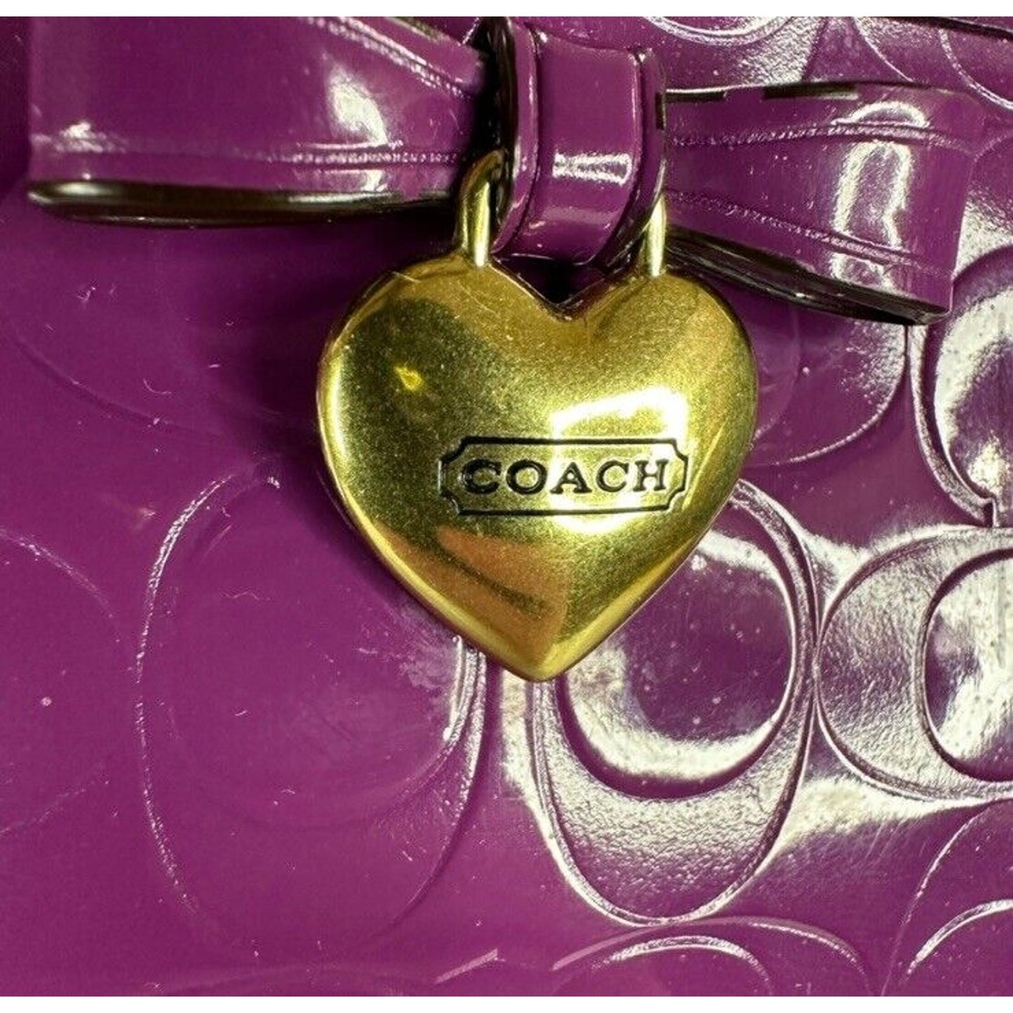 Coach Purple Wristlet Wallet Embossed Clutch Glossy Patent Leather EUC Heart