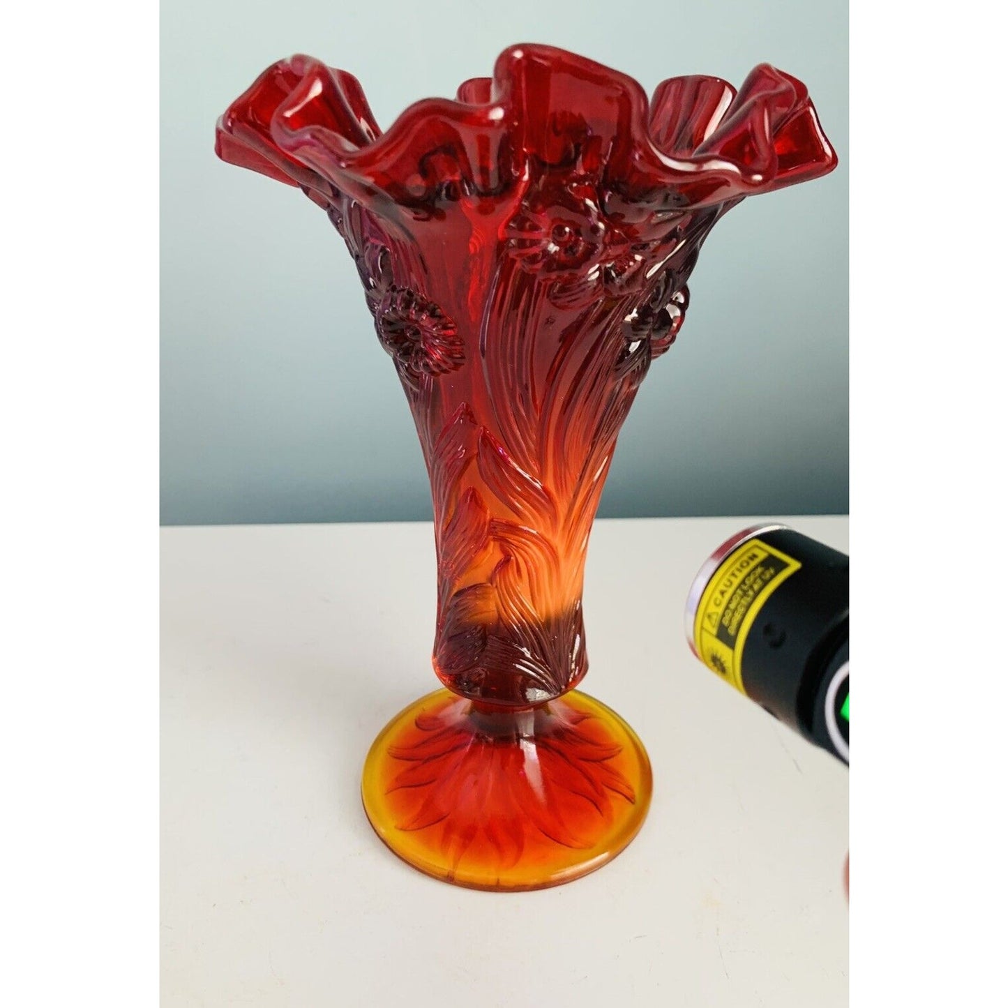 EUC Fenton Glass Ruby Red Amberina Stretch Vase Flowers Ruffled Tulip Orange