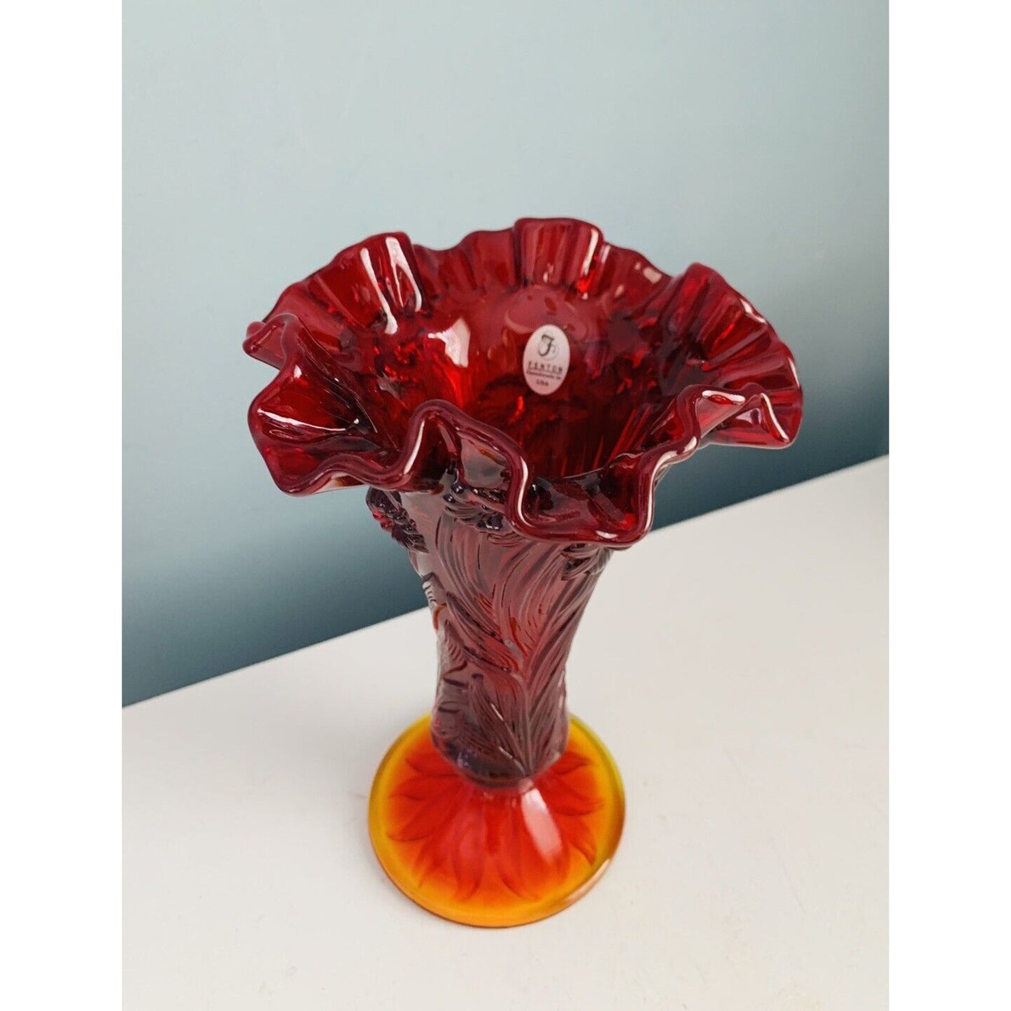 EUC Fenton Glass Ruby Red Amberina Stretch Vase Flowers Ruffled Tulip Orange