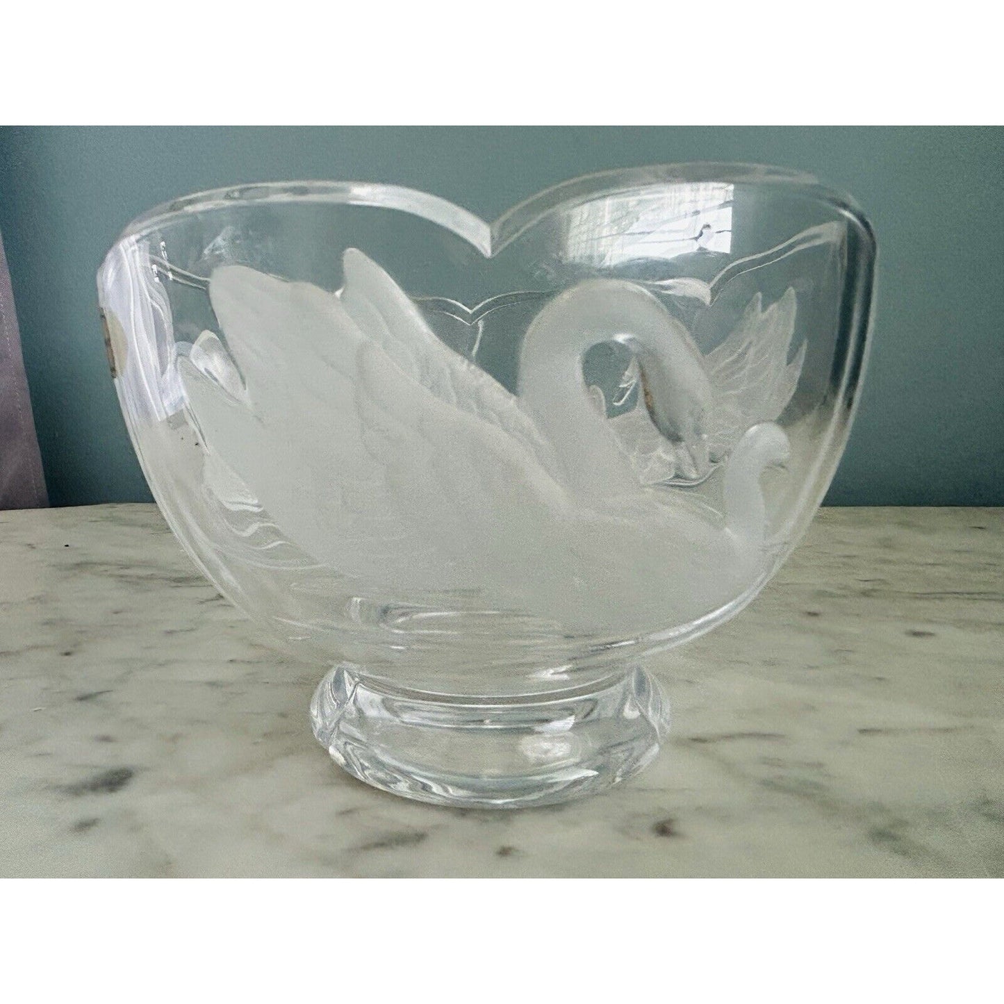 Vintage Teleflora 24% Lead Crystal Embossed Swans Frosted Serving Bowl France