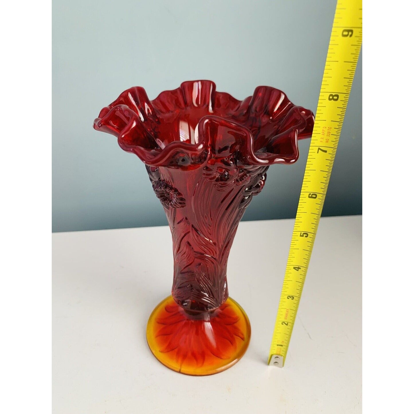 EUC Fenton Glass Ruby Red Amberina Stretch Vase Flowers Ruffled Tulip Orange