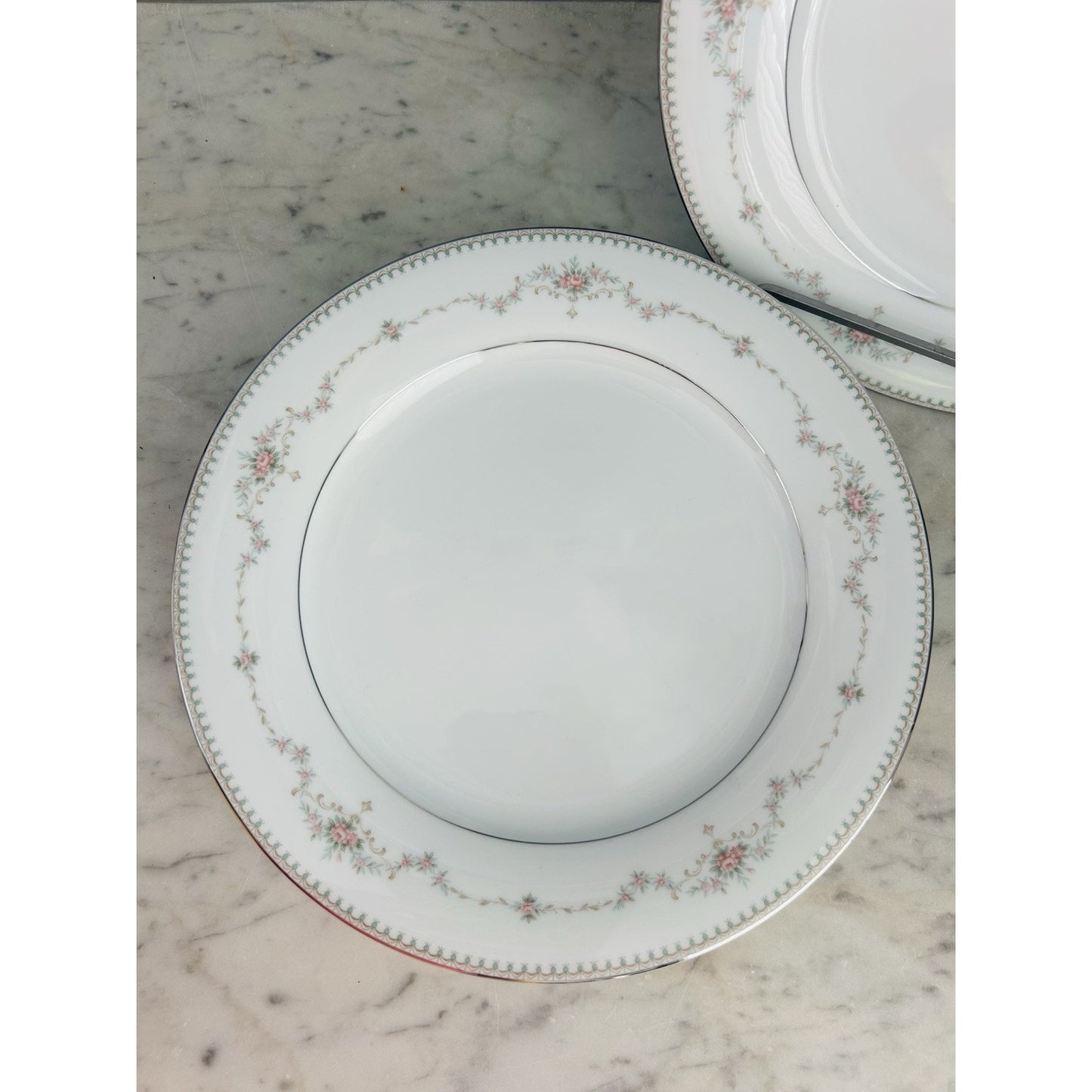 Mint Noritake Fairmont 6102 Dinner Plates 10 1/2" Discontinued Vintage Retired