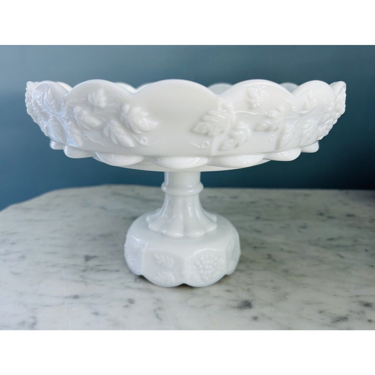 EUC Westmoreland Round Milk Glass Compote Vintage White Grape Paneled Fruit Bowl