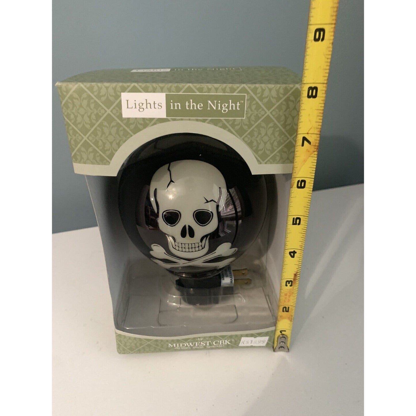 NWT Black Halloween Skull Night Light Wall Lights 8” Tall Midwest-CBK New