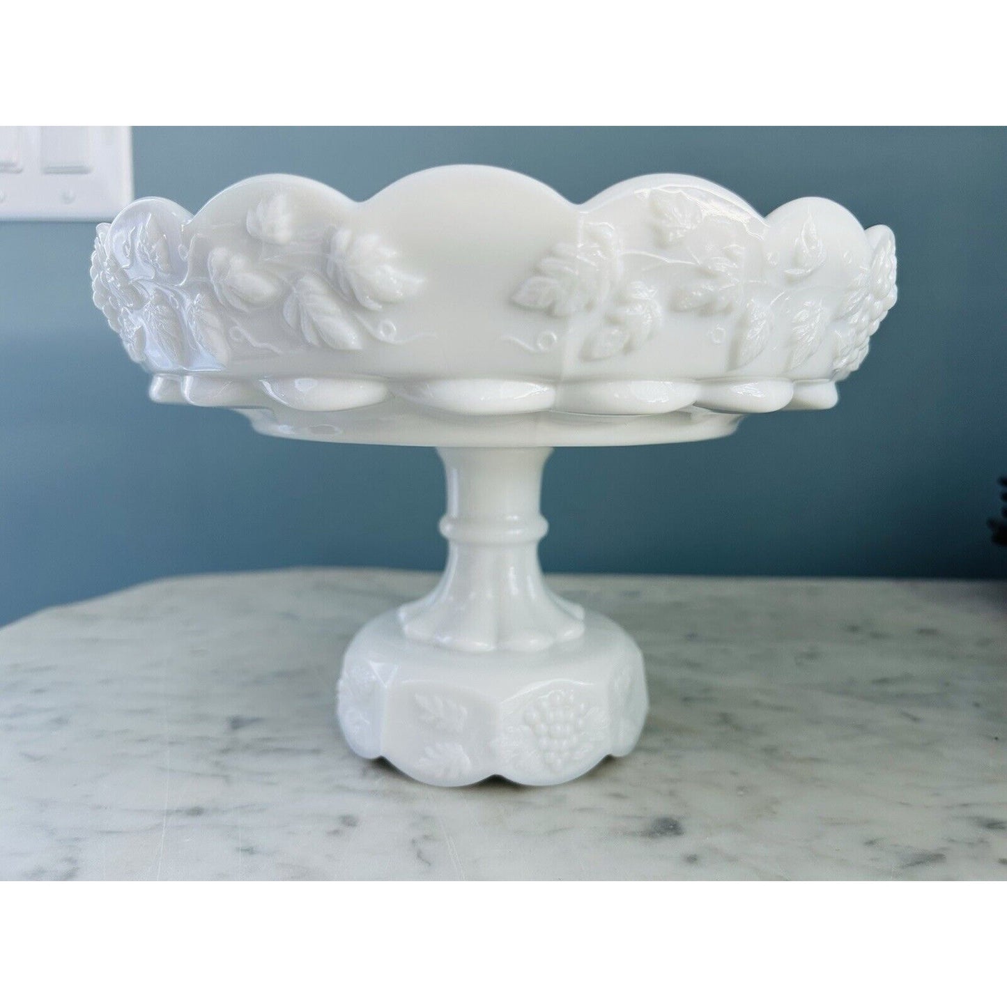 EUC Westmoreland Round Milk Glass Compote Vintage White Grape Paneled Fruit Bowl