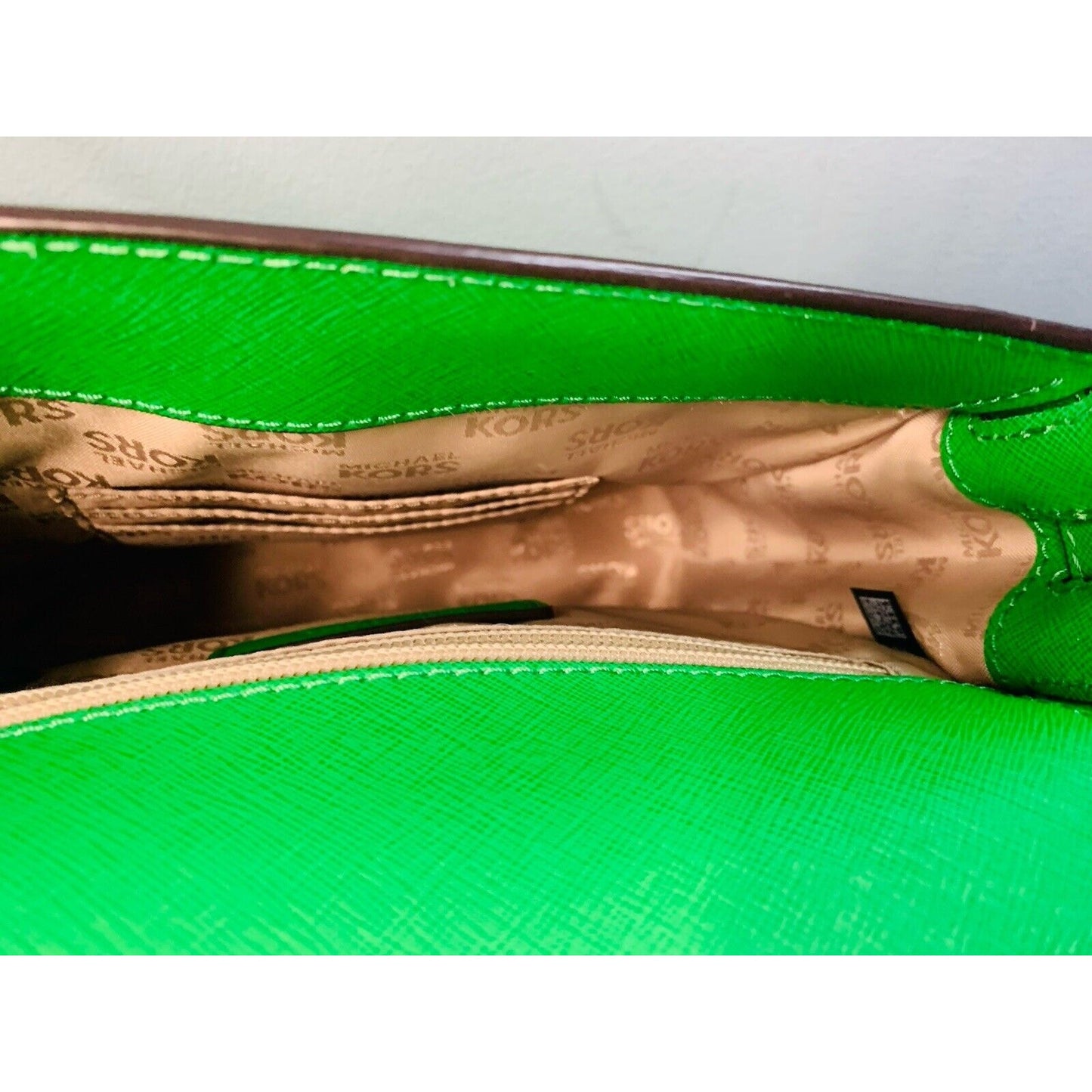 NWOT Michael Kors Dillon Green Palm STD MD Messenger Leather Handbag MSRP $368